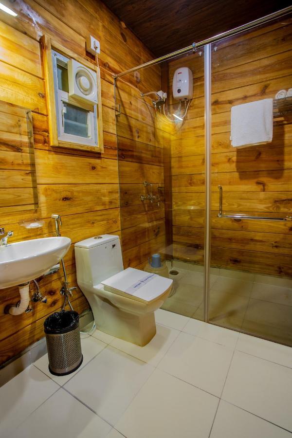 Mariners Bay Beach Resort Арамбол Екстериор снимка